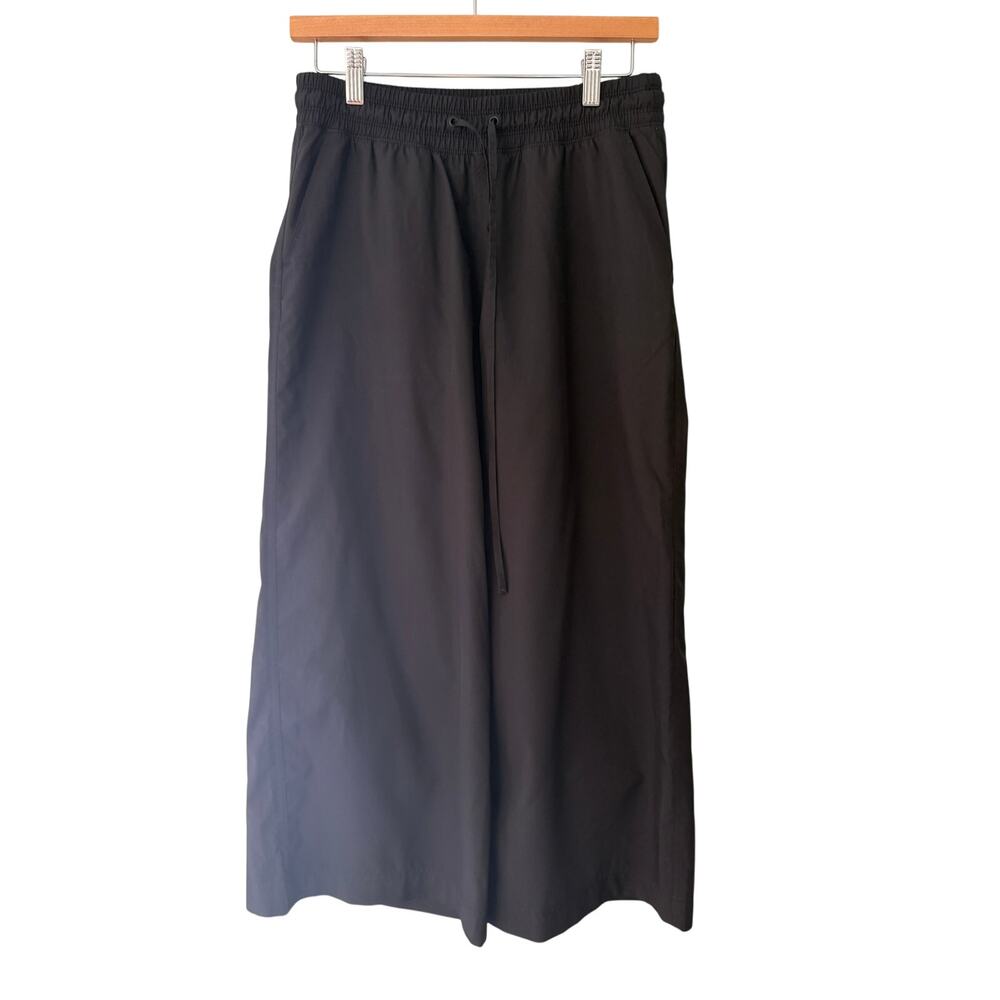 Old Navy StretchTech Quick Dry Crop Pants Small Black Drawstring Athletic Travel